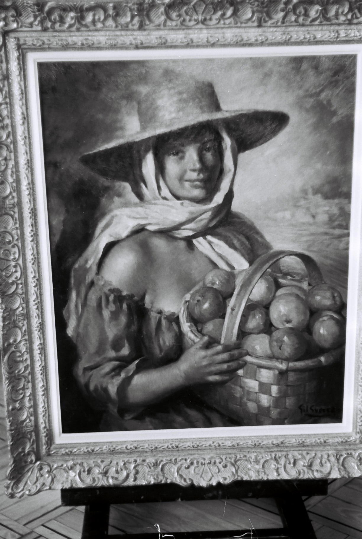 Campesina con cesta de manzanas